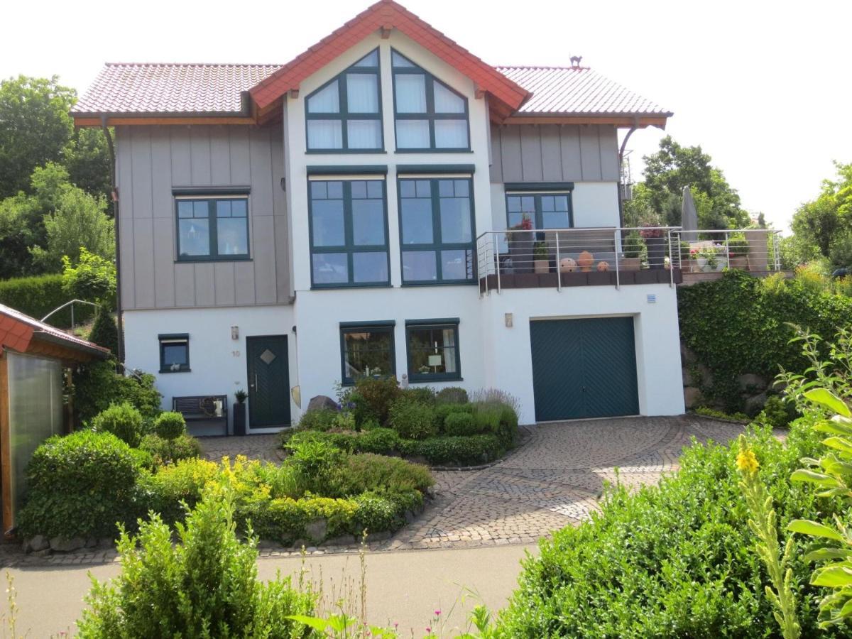 Holiday Flat With Idyllic Garden In Daun Exteriér fotografie