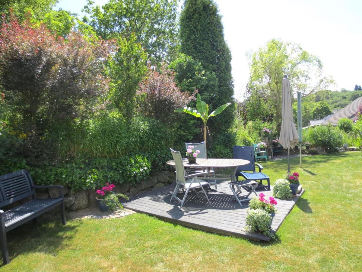 Holiday Flat With Idyllic Garden In Daun Exteriér fotografie
